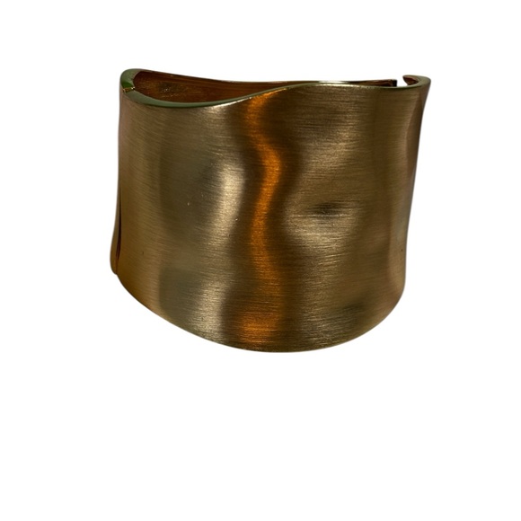 Gold Bracelet cuff wide lobster claw NEW - Picture 2 of 7